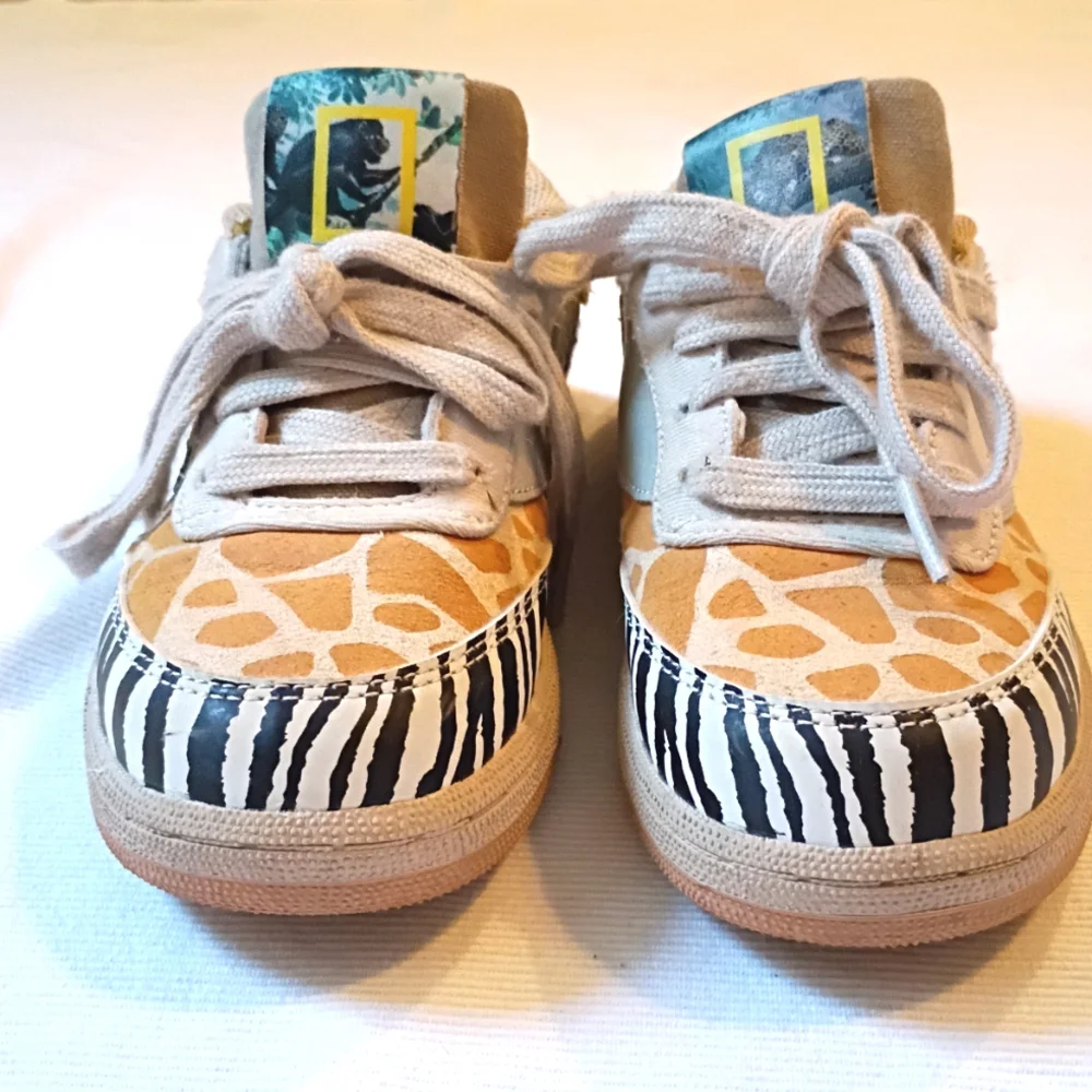 Reebok National Geographic Girls Sneakers - Picture 2 of 9